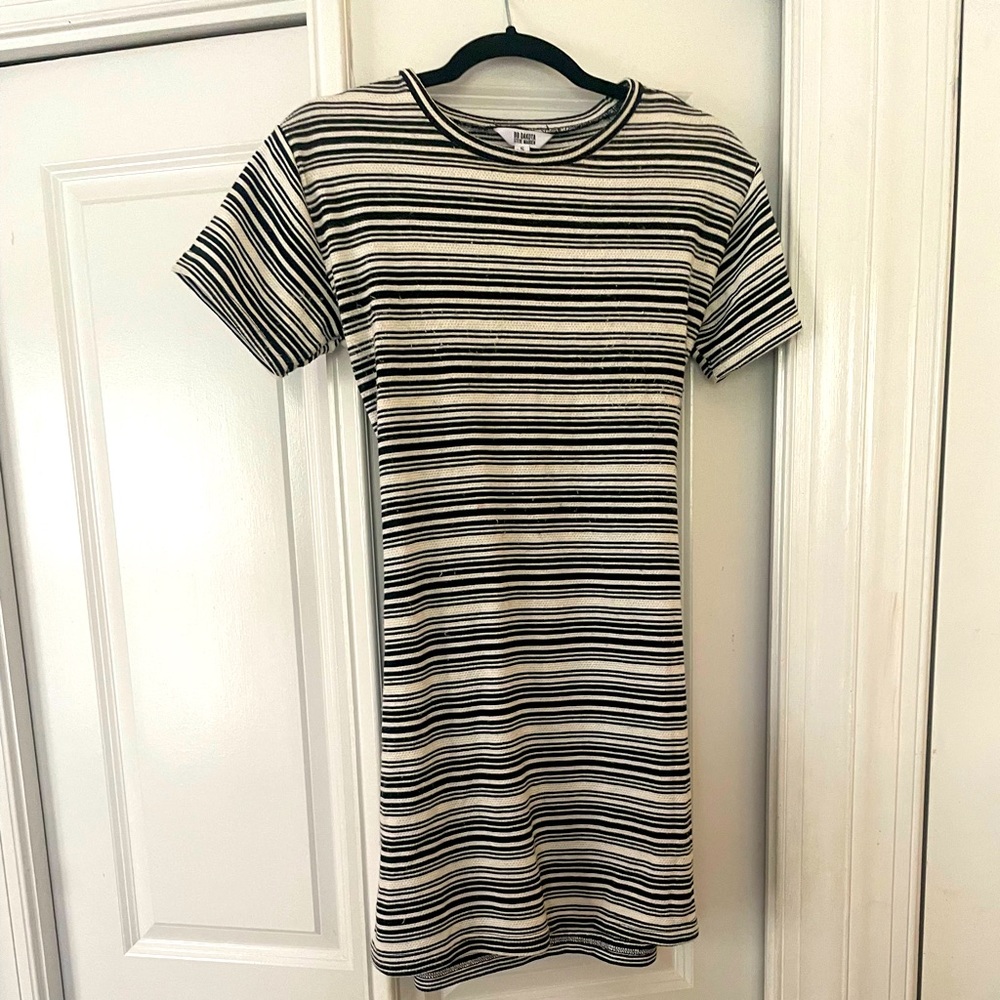 BB Dakota Steve Madden black white striped short sleeve knee length dress VGUC